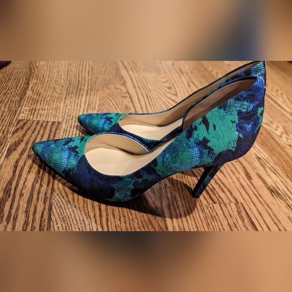 Jessica Simpson Heels - Picture 3 of 4